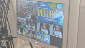 le retour caméra dans le studio